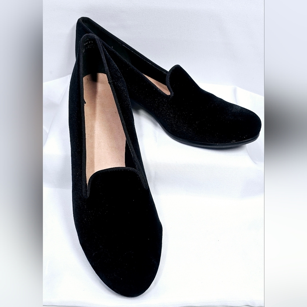 Classic Black Women's Velvet Loafers